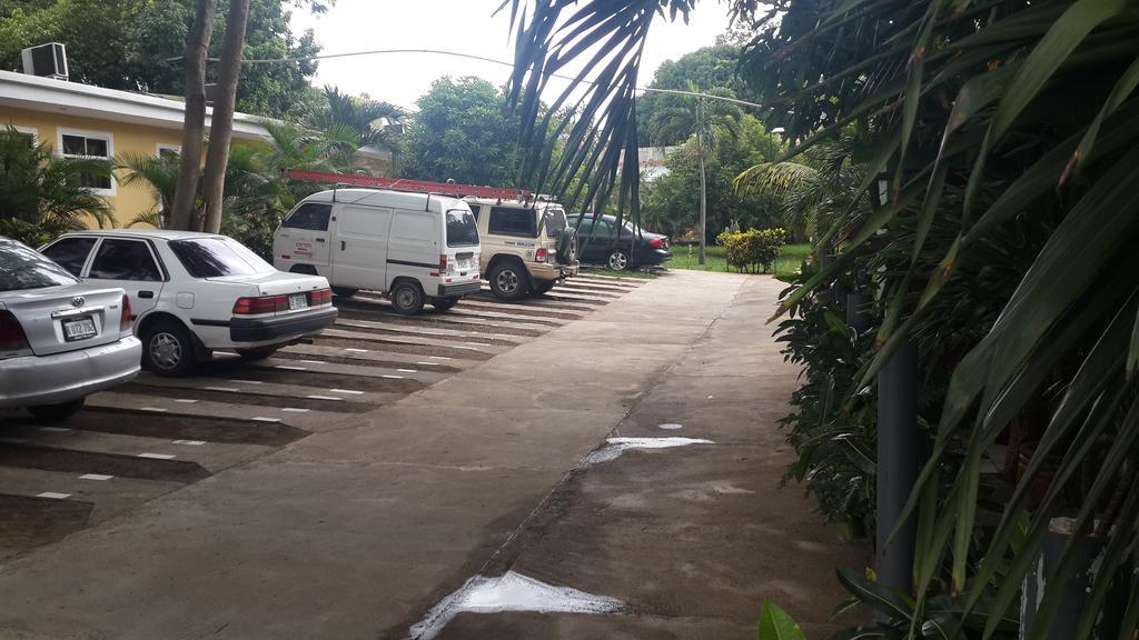 Hotel La Arboleda Managua Exterior foto