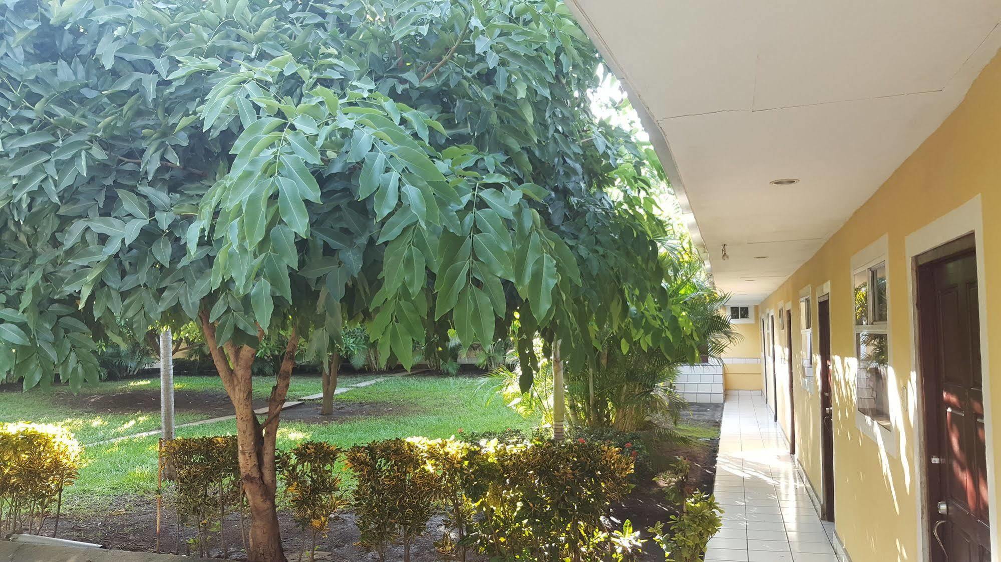 Hotel La Arboleda Managua Exterior foto