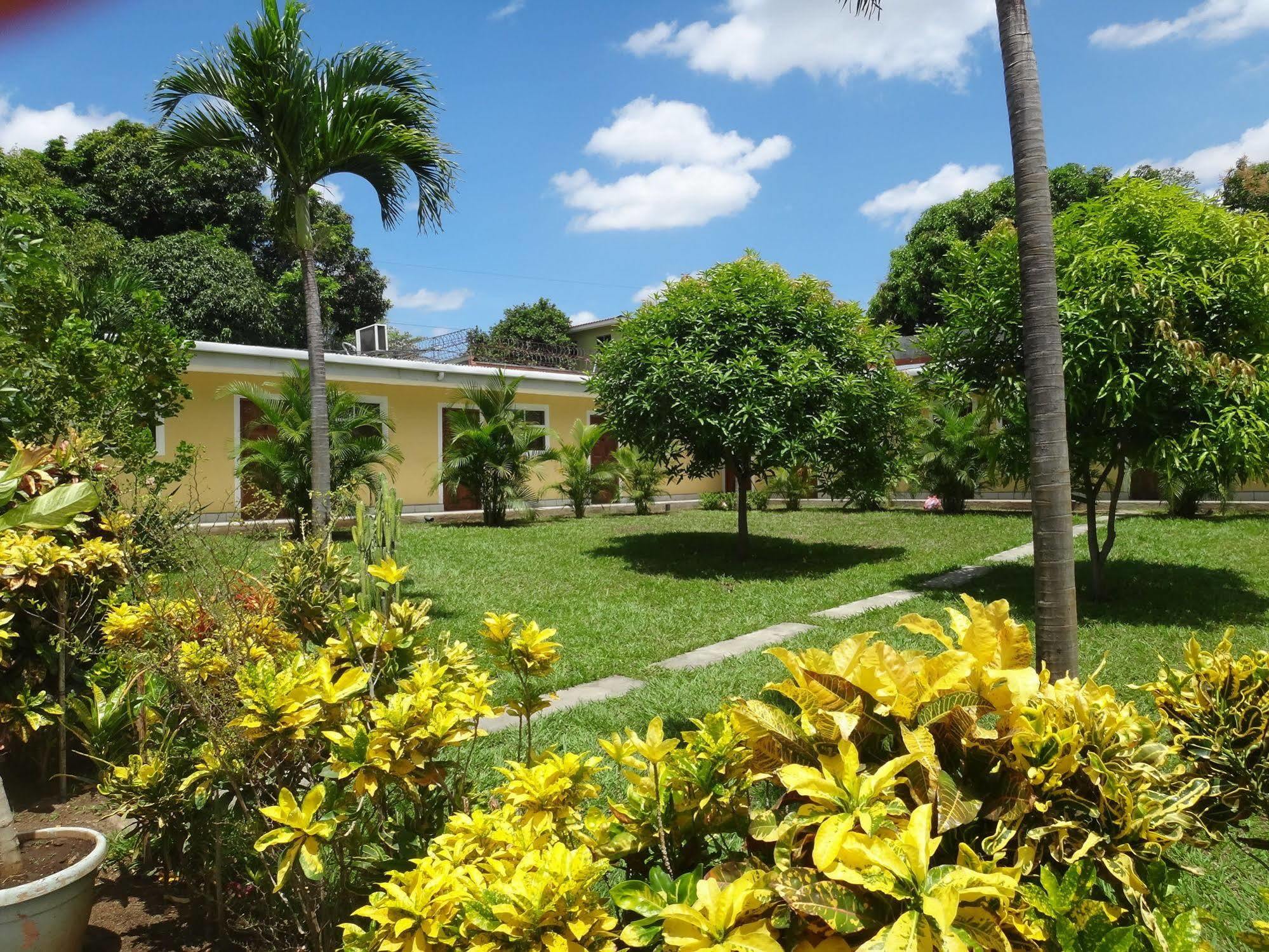 Hotel La Arboleda Managua Exterior foto